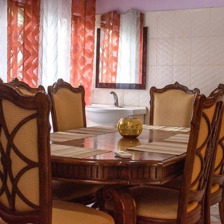 Afranasa Inn Tema Exterior foto