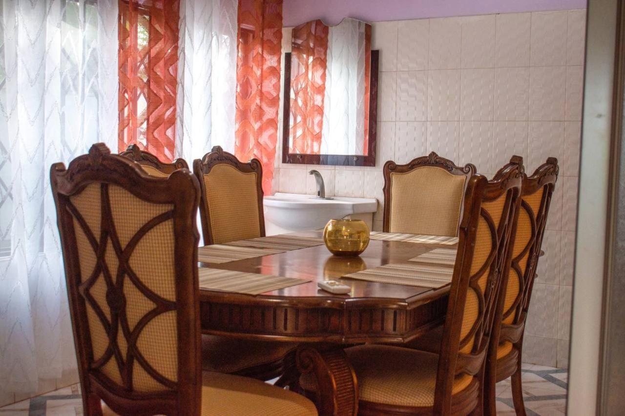 Afranasa Inn Tema Exterior foto